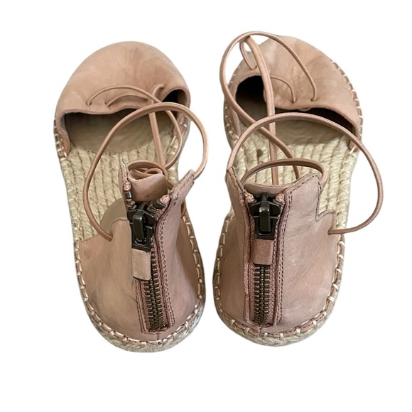 Lace-Up Espadrille Sandal 
Eileen Fisher Size 6 - Picture 8 of 9